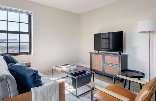 Uptown Apartamento | Hip Uptown 1BR w/ Rooftop & Grills, nr Hospital & Beach, by Blueground