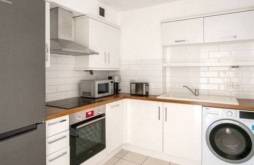 Bishop's Apartamento | Hip Westminster 2BR in Central Location nr Embankment Tube, by Blueground