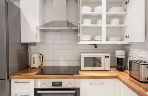 Bishop's Apartamento | Hip Westminster 2BR in Central Location nr Embankment Tube, by Blueground
