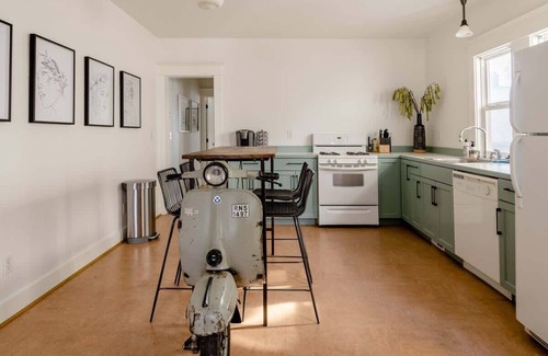 Mississippi District Apartamento | Hipster Vibe Apartment - Food Carts & Live Music