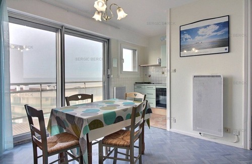 Berck-sur-Mer Apartamento | HIR 132 : Apartment for 4 people with sea view. private parking