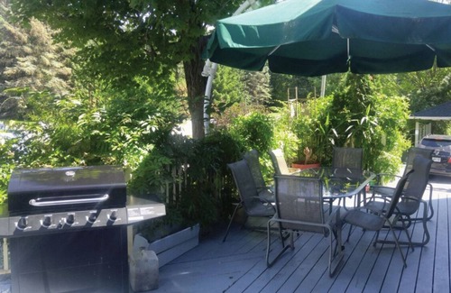 Port Albert Casa | 6 dormitorios Histórico Inn Alquiler Alquiler de vacaciones en el hermoso Port Albert, Ontario