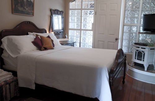 Port Albert Casa | Historic Inn Vacation Rental