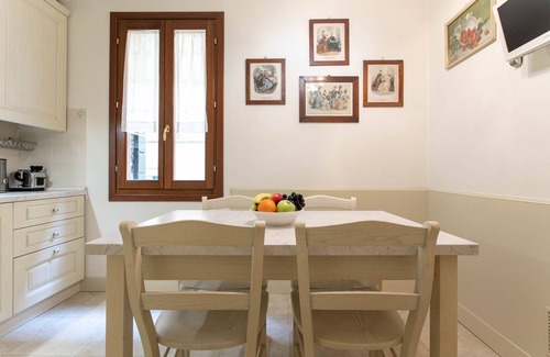 Dorsoduro Apartamento | Apartamento histórico de lujo del siglo XIV.