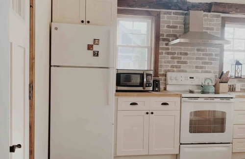 Lenox Dale Otro | Historic 1817 Berkshire Farmhouse- Close to Everything!