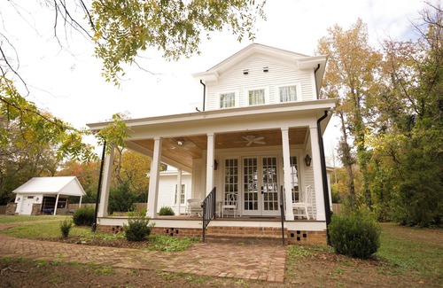 Lexington - Salisbury Casa | Historic 1885 C.A. Snider House