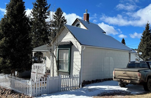 Cripple Creek Casa | Historic 1895 2-bedroom house walking distance to everything in Cripple Creek