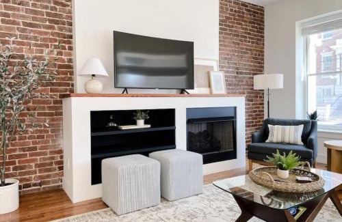 Downtown Knoxville Casa | Historic 1900s Townhome with a Modern Flair