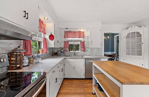 Stillwater Casa | Historic 2 Bed House with Fenced Yard on Quiet Street