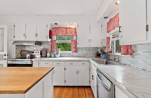 Stillwater Casa | Historic 2 Bed House with Fenced Yard on Quiet Street