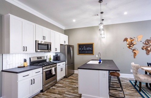 Batesville Apartamento | Historic 2-bedroom apartment with WiFi, AC in charming Batesville