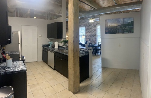 Danville Apartamento | Historic 2 br & 1 ba On the River
