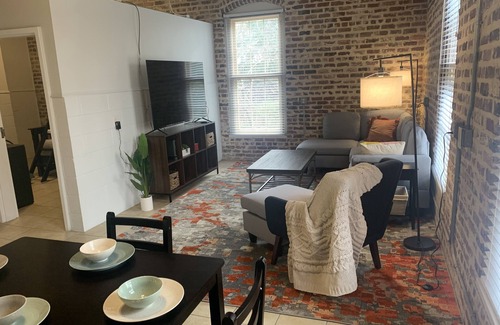Danville Apartamento | Historic 2 br & 1 ba On the River