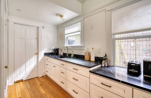Alphabet Historic District Apartamento | Historic 2BR | Walk to NW 23rd Shops & Eats