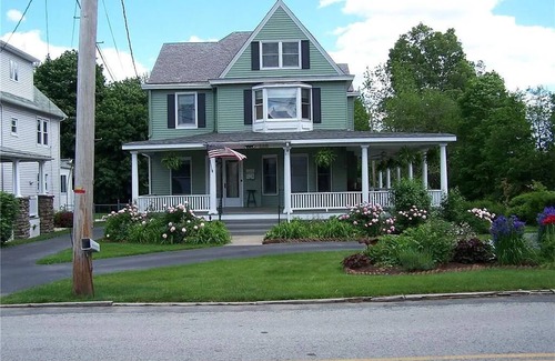 Monroe Casa | Historic 3-Bedroom 2-Full Baths Victorian Home Fully Furnished in Prime Location