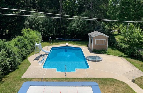 Monroe Casa | Historic 3-Bedroom 2-Full Baths Victorian Home Fully Furnished in Prime Location