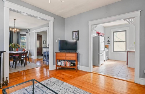 Niskayuna Casa | Historic 4 Bedroom Home in Upper Union
