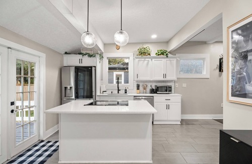 Riverside Casa | Historic 4BR Home centrally located in Riverside