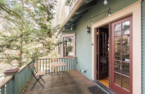 Alphabet Historic District Casa | Historic 4BR | Walk to NW 23rd Shops & Dining