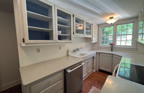 Kenvil Casa | Historic 5-bedroom house with beautiful back yard suitable for private events.