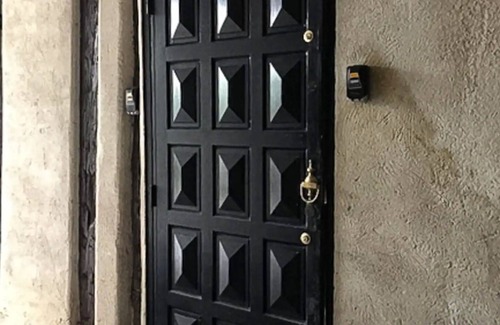 Odeon Apartamento | Historic Allure: Embrace Old French Charm by Notre Dame, Boulevard Saint-Germain