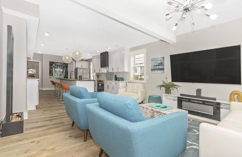 Historic District Casa | Historic Annapolis~New interior~5+ parking spaces~6BR, 4BA