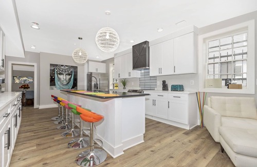 Historic District Casa | Historic Annapolis~New interior~5+ parking spaces~6BR, 4BA