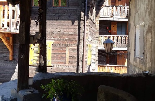 Naters Apartamento | Historic Apartment in the old Village of Naters