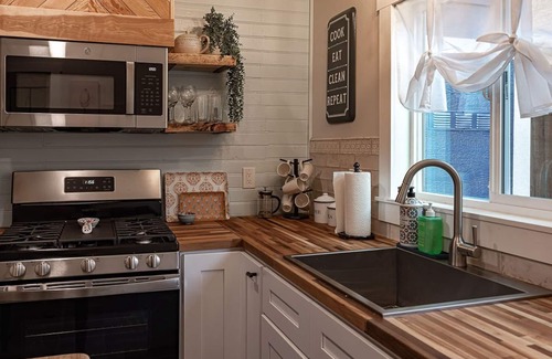 Prescott Cabaña | Historic Aubrey House Duplex 2 Blocks to Downtown