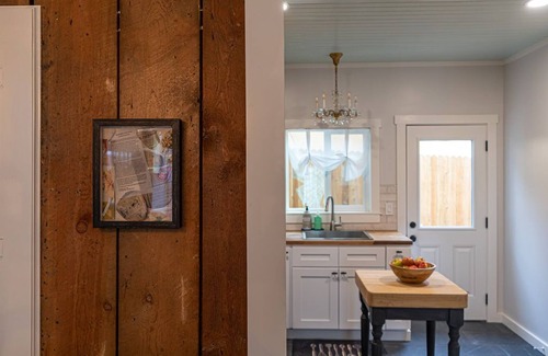 Prescott Cabaña | Historic Aubrey House Duplex 2 Blocks to Downtown