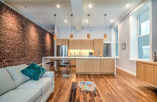 Downtown Memphis Casa | Historic Bank on Madison | Luxury Space & Game Room Downtown