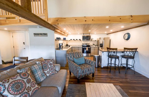 Greenville Apartamento | Historic Barn Suites