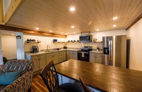 Greenville Apartamento | Historic Barn Suites