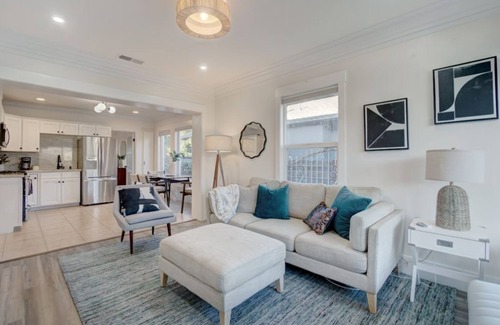 Logan Heights Casa | Historic Barrio Logan Bungalow
