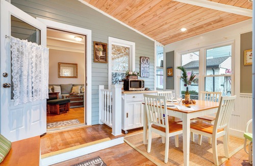 Bemus Point Apartamento | Historic Bemus Point Studio w/ Porch: Walk to Lake