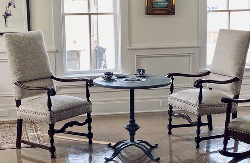 Spring Grove Apartamento | Historic BLUE RIBBON upstairs apartment full breakfast included in BR cafe