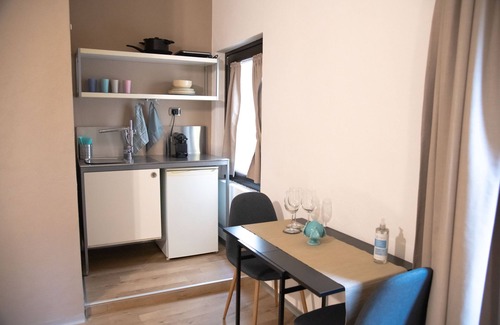 Trani Casa | Historic building with terrace