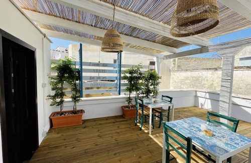 Trani Casa | Historic building with terrace