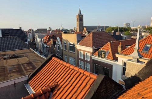 Schiedam Apartamento | Historic Canal-Side Apartment