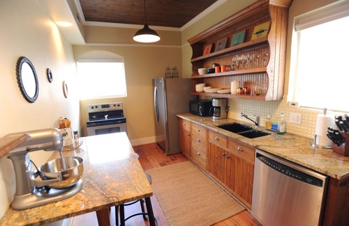 Winston - Salem Casa | Historic Carriage House in Walkable Downtown Winston-Salem