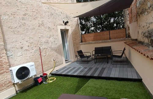 Perigueux Apartamento | Historic center apartment with terrace and air conditioning