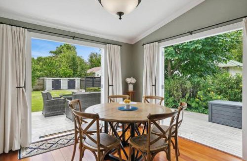 Greytown Casa | Historic Charm in Greytown - Cosy Kowhai Cottage