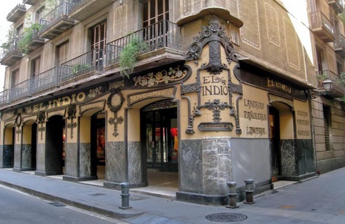 El Raval Apartamento | Historic Charm Meets Modern Comfort