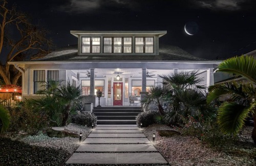 Bradenton Casa | Historic charm meets modern luxury/walkable dwntn