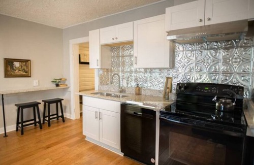Danville Casa | Historic Charm + Modern Comfort .8mile to Casino