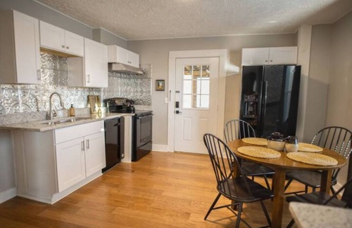 Danville Casa | Historic Charm + Modern Comfort .8mile to Casino