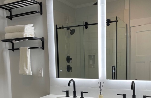 Statesville Casa | Historic City Charmer