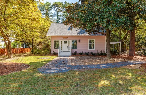 Old Town Cabaña | Historic Cottage in the heart of Pinehurst Village