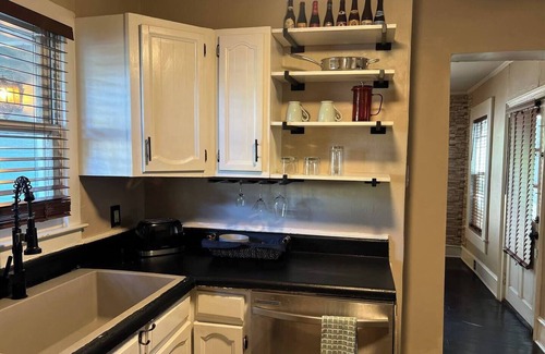 Wilmington Cabaña | Historic Cottage in Charming Downtown Neighborhood