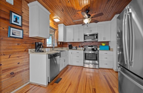 Nags Head Cabaña | Historic Cottage + Oceanside + Nags Head NC + Ridge Retreat II